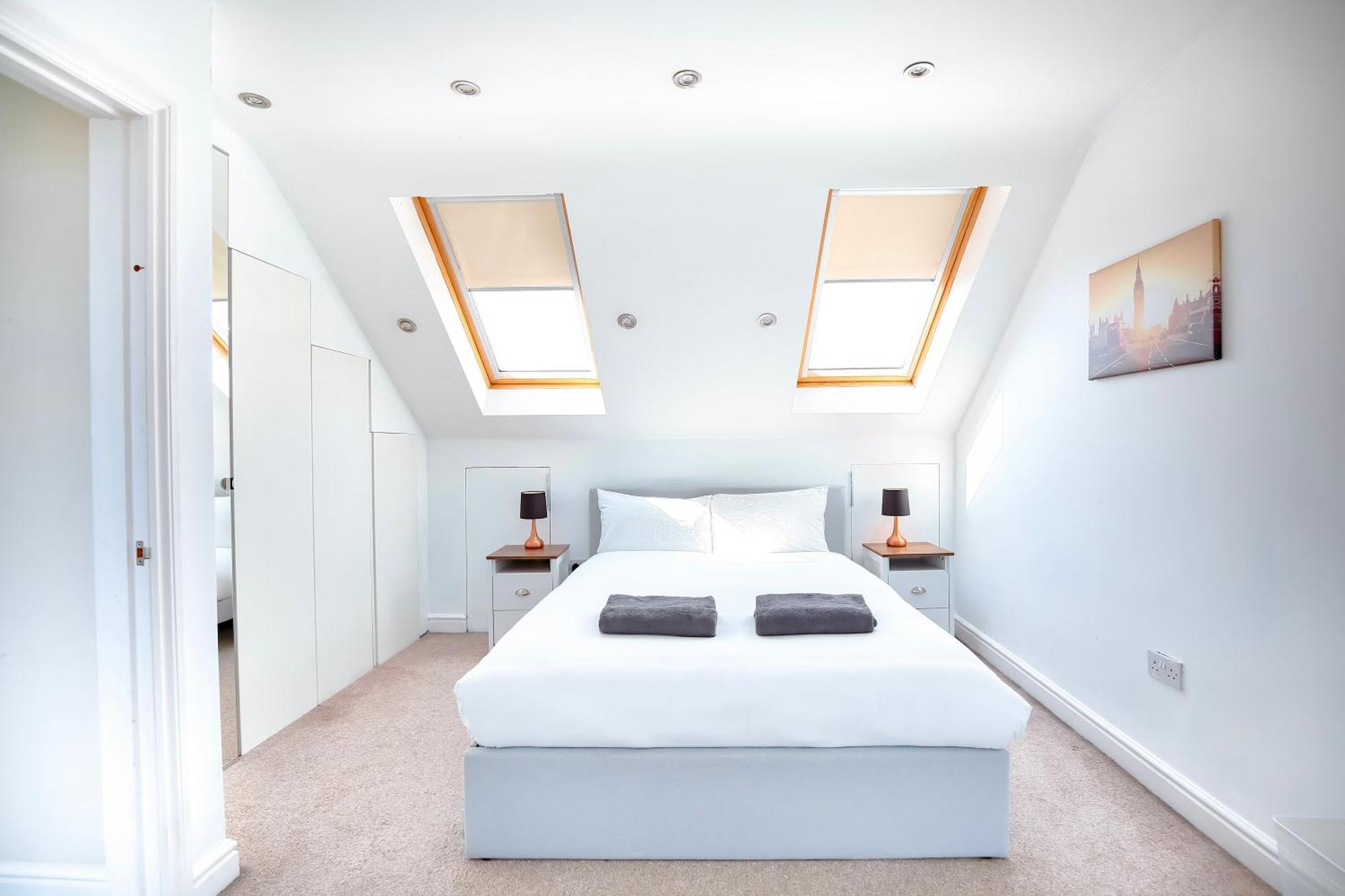 Beautiful 4 Bedroom House With Separate Office & Garden London